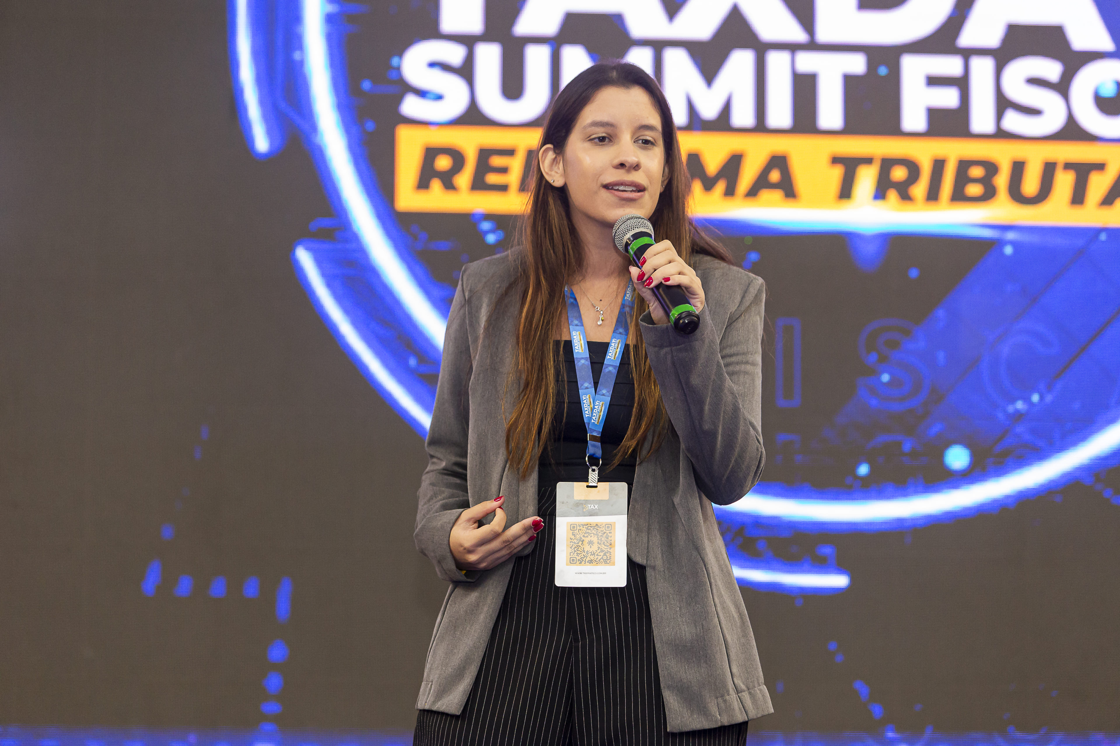LARA DE BRITO